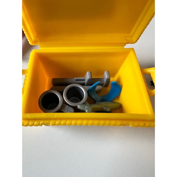 Vintage 1980s Playmobil Figures and Accessories from a Variety of Sets - Picture 10 of 12